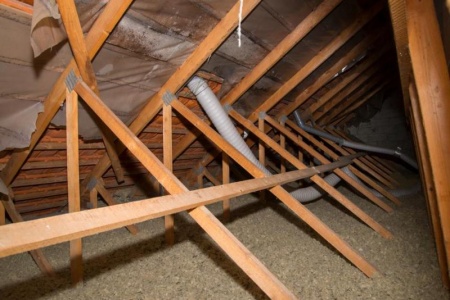 Isolation des combles &agrave; Rioz, quels mat&eacute;riaux choisir pour la performance ?